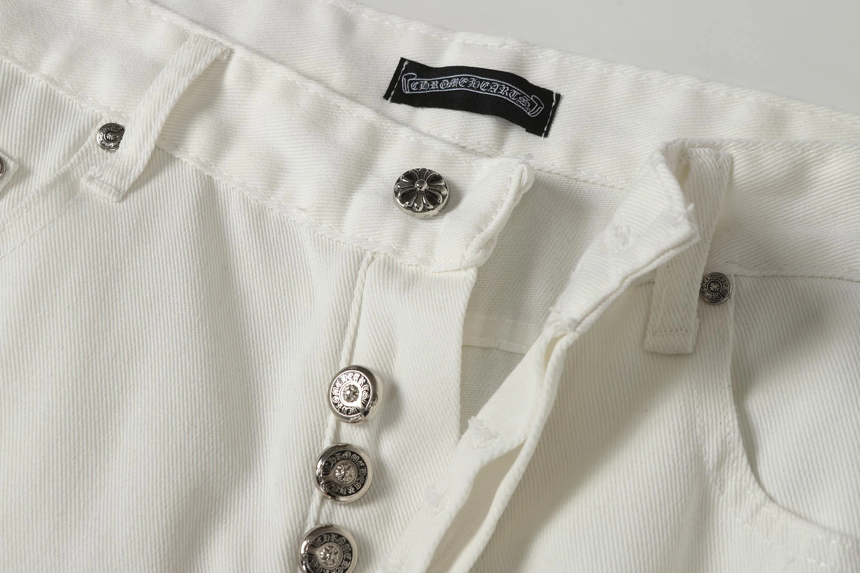 P256 Actual photo [High quality] Code: LH590 Color: Picture color Size: S to XXXL - Chrome Hearts/Chrome Hearts classic white cow series colored leather cross washed color cloth unisex denim trousers - Vibe style straight stacked god-level version - carbon fine bias denim color cloth - old vintage complete set of hardware - Chrome Hearts white cow series high version uses high ounce custom fabrics, enzyme washing and soft color fixation It is soft and thick to wear. The details are all made by hand-polished craftsmanship. All-over jacquard fabrics. Unique design style. Multiple processes to create a full retro feel. Niche unique non-colliding shirts. Customized distressed spray-painted buttons. Craftsmanship in every detail. Size Pants length Waist Hips Unit cm S 98 68 100 M 99 72 104 L 100 76 108 XL 101 80 112 XXL 102 84 116 XXL 103 88 120